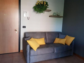 Гостиница Sunflower House  Милан